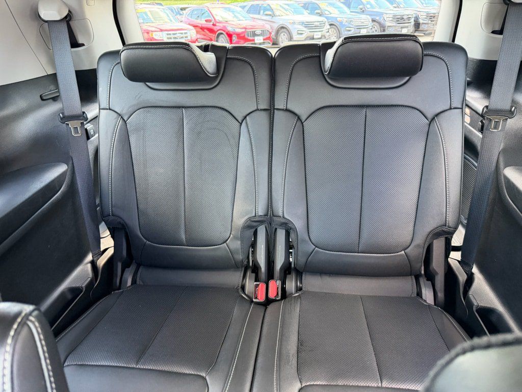 Used 2023 Jeep Grand Cherokee L Limited w/ Luxury Tech Group II AWD/4WD image 10
