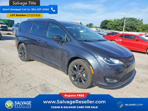Used 2020 Chrysler Pacifica Touring-L Plus w/ S Appearance Package FWD image 5