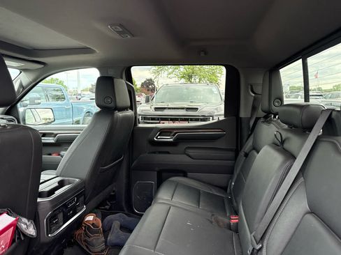 Used 2023 GMC Sierra 1500 SLT w/ SLT Premium Package AWD/4WD image 8