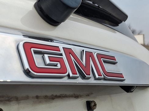 Used 2014 GMC Acadia SLT image 31