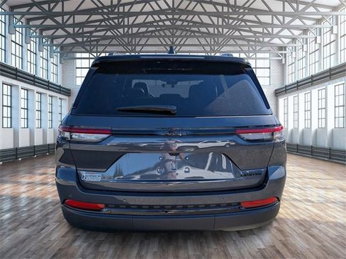 New 2025 Jeep Grand Cherokee Limited w/ Black Appearance Package image 5