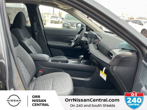 New 2026 Nissan Kicks SV w/ SV Premium Package AWD/4WD image 11