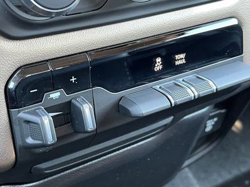 Used 2019 RAM 1500 Laramie w/ Trailer Tow Group image 38