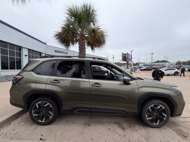 Used 2025 Subaru Forester Limited AWD/4WD image 22