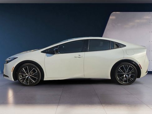 Used 2025 Toyota Prius Limited w/ Limited Premium Package FWD image 2