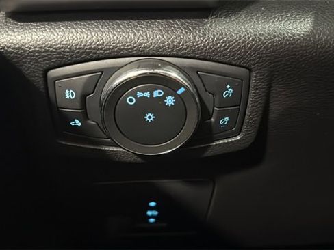 Used 2017 Ford F150 Platinum w/ Equipment Group 701A Luxury image 15