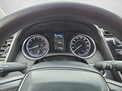 Used 2020 Toyota Camry LE w/ Convenience Package FWD image 10