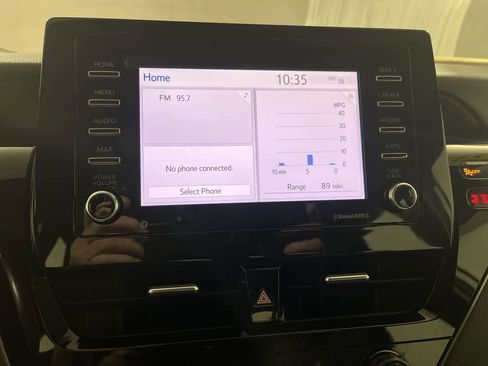 Used 2021 Toyota Camry SE image 18