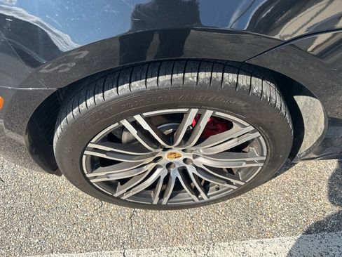 Used 2017 Porsche Macan GTS AWD/4WD image 4