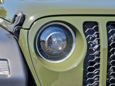 Used 2024 Jeep Wrangler Unlimited Sport AWD/4WD image 10