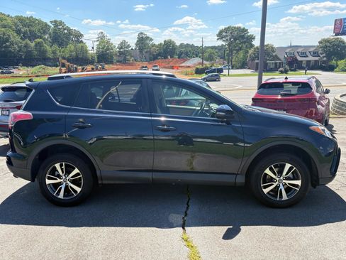 Used 2017 Toyota RAV4 XLE FWD image 5