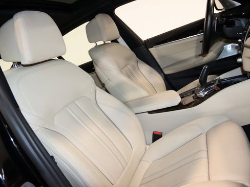 Used 2018 BMW M550i xDrive image 58