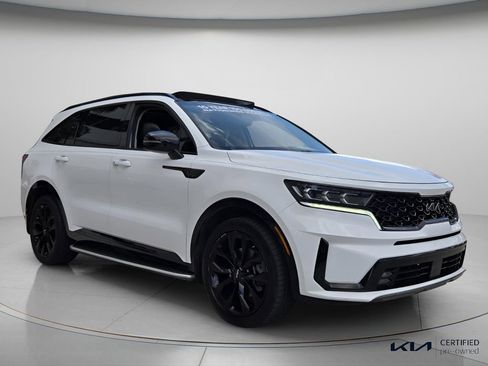 Certified 2022 Kia Sorento SX FWD image 9