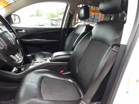 Used 2017 Dodge Journey Crossroad FWD image 12