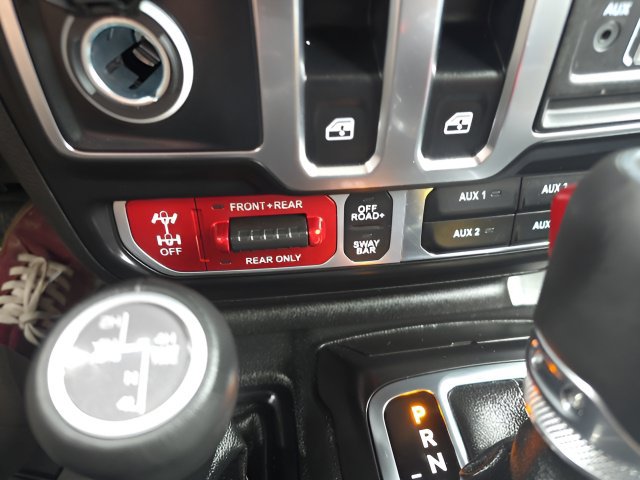 Certified 2025 Jeep Wrangler Rubicon AWD/4WD image 25