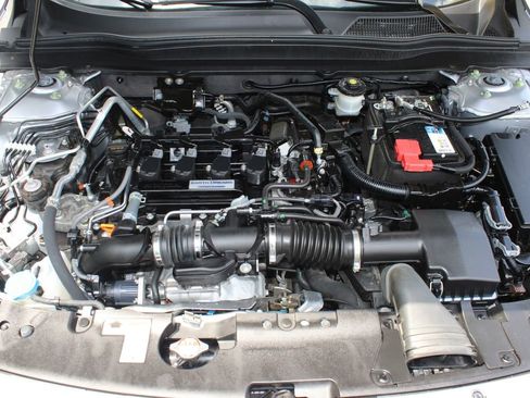 Used 2018 Honda Accord Touring image 33