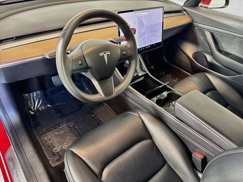 Used 2020 Tesla Model 3 Standard Range RWD image 4
