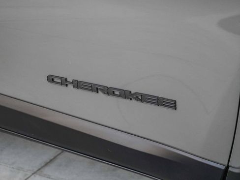 Used 2023 Jeep Cherokee Altitude Lux w/ Lux Elite Package AWD/4WD image 10