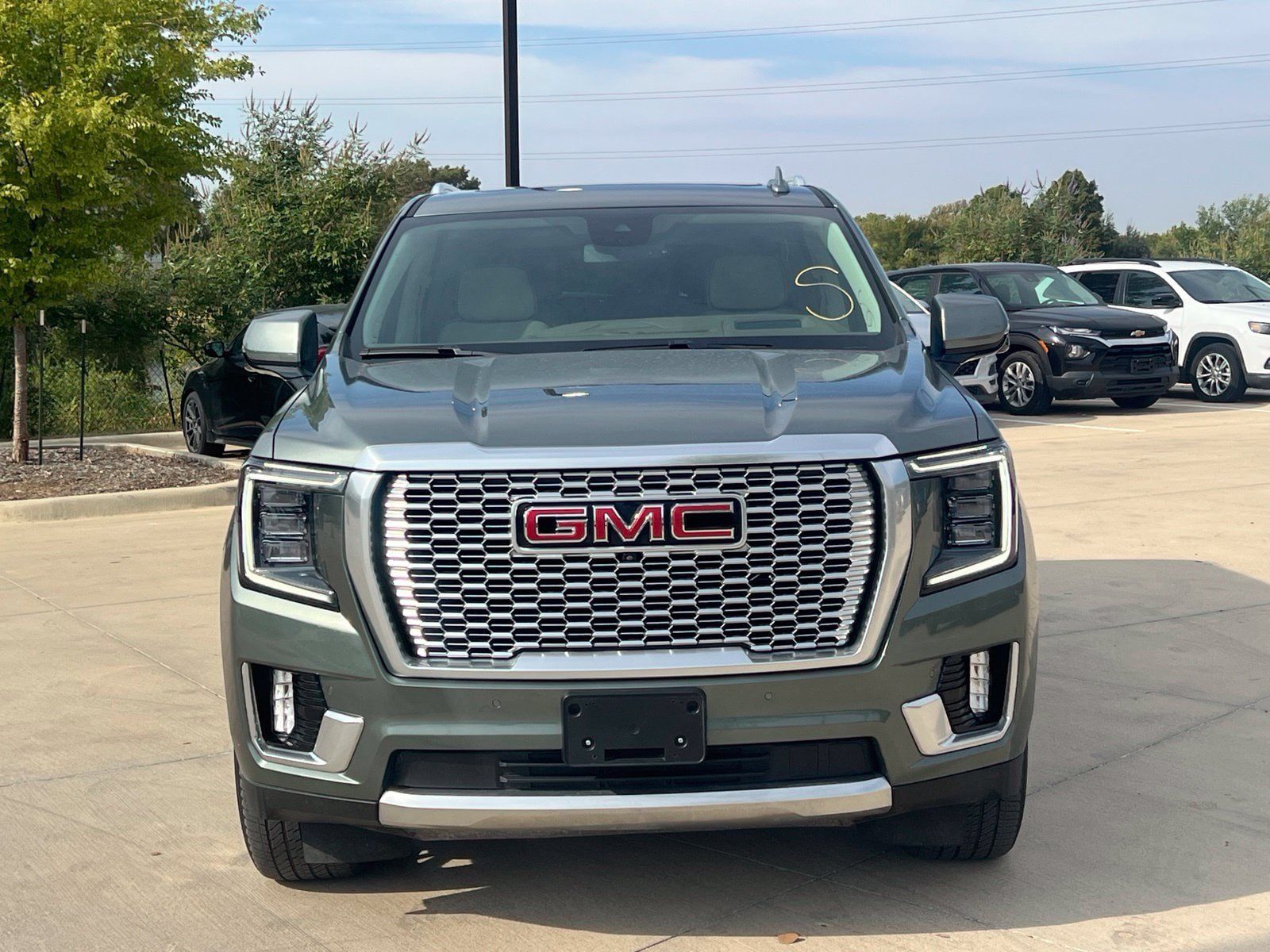 Used 2023 GMC Yukon Denali w/ LPO, Floor Liner Package AWD/4WD image 7