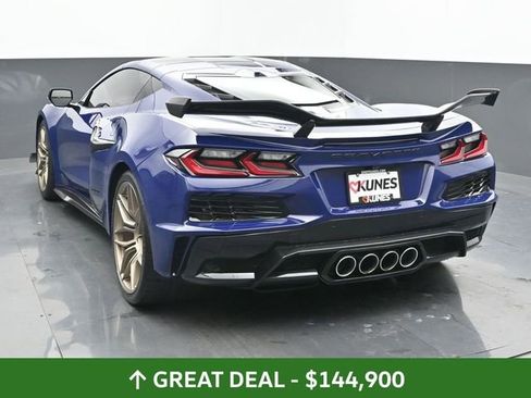 Used 2025 Chevrolet Corvette Z06 w/ Z07 Performance Package image 9