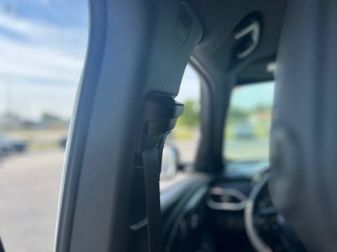 Used 2023 Chevrolet TrailBlazer RS w/ Sun and Liftgate Package FWD image 32