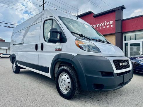 Used 2021 RAM ProMaster 2500 FWD image 1