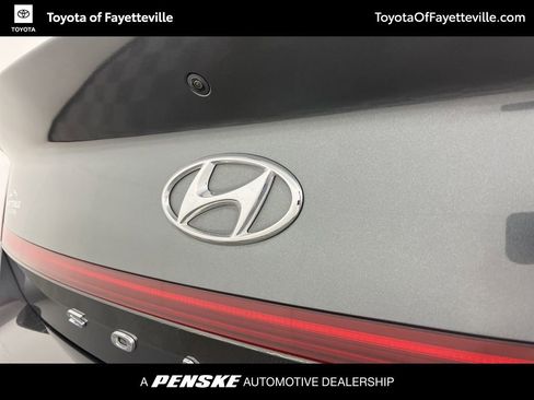 Used 2022 Hyundai Sonata Limited image 11
