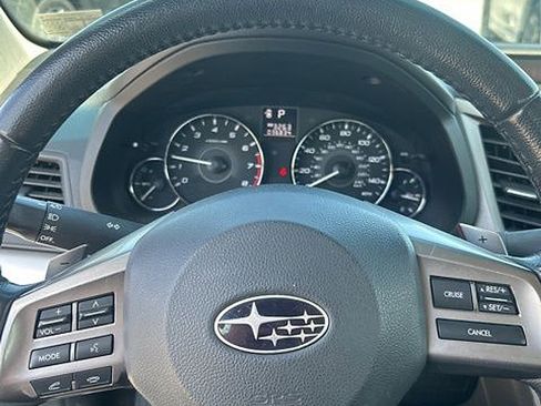 Used 2012 Subaru Legacy 2.5i Premium AWD/4WD image 2