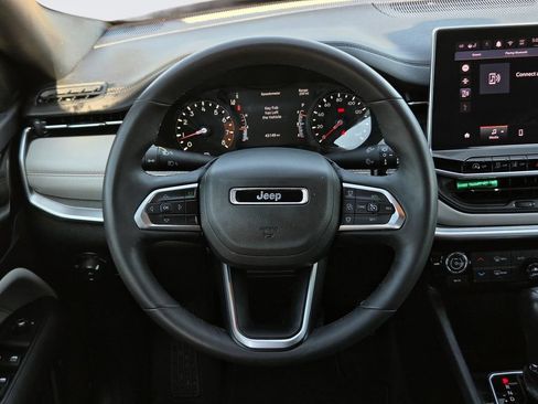 Used 2025 Jeep Compass Limited AWD/4WD image 23