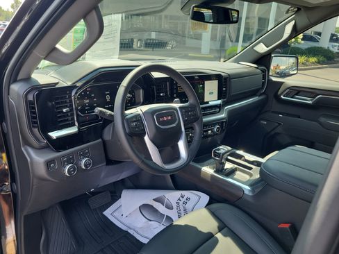 Used 2026 GMC Sierra 1500 SLT w/ SLT Premium Plus Package AWD/4WD image 17