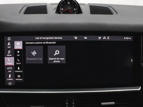 Used 2021 Porsche Cayenne w/ Premium Package image 39