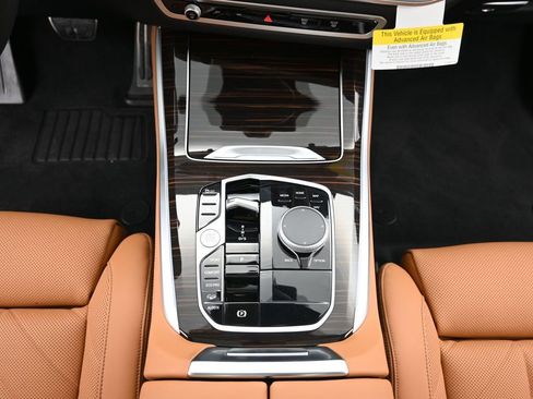 New 2026 BMW X5 xDrive40i w/ M Sport Package AWD/4WD image 12