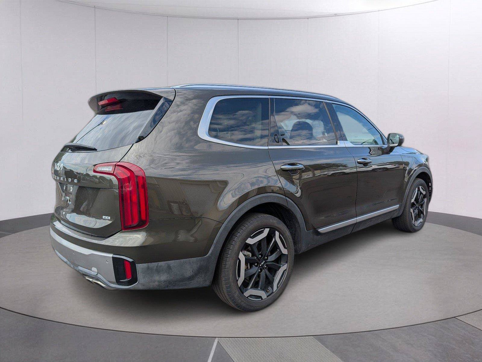 Used 2025 Kia Telluride S AWD/4WD image 6
