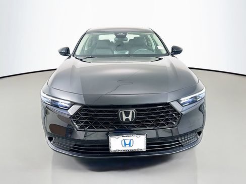 Certified 2025 Honda Accord SE image 2