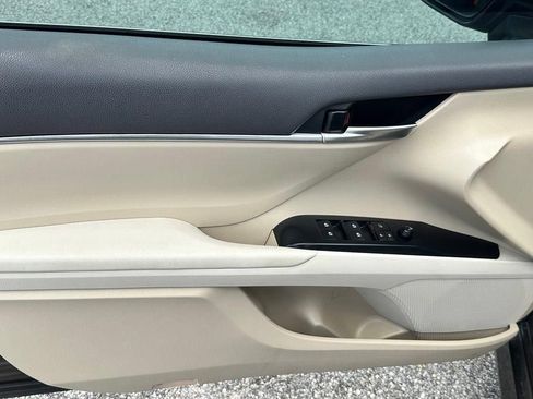 Used 2018 Toyota Camry LE FWD image 20