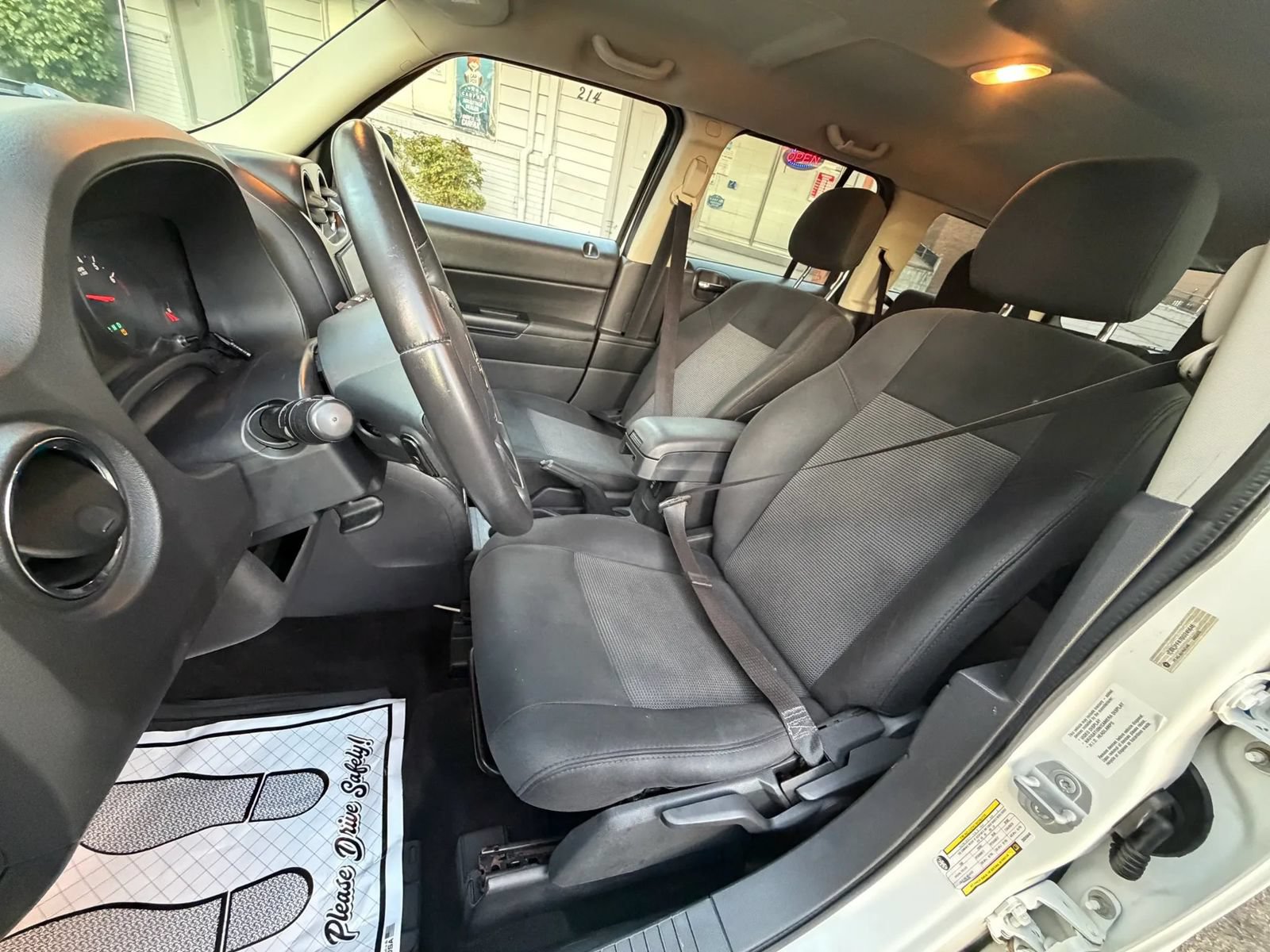 Used 2013 Jeep Patriot Latitude FWD image 14