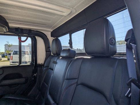 Used 2020 Jeep Gladiator Rubicon image 16