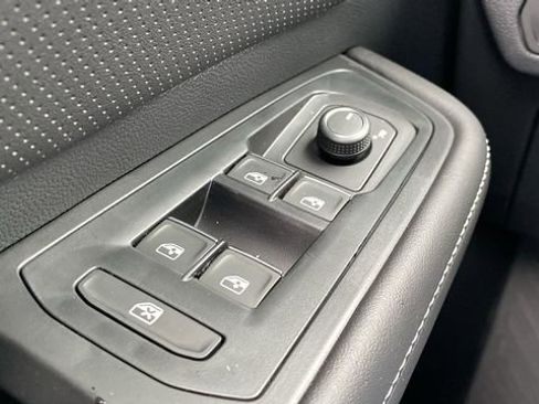 New 2026 Volkswagen Atlas Cross Sport SE AWD/4WD image 17