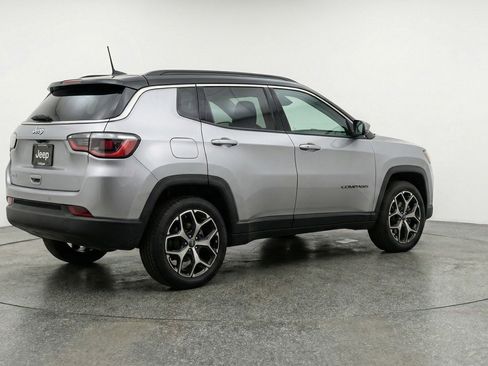 Used 2025 Jeep Compass Limited AWD/4WD image 9