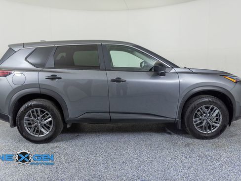 Used 2023 Nissan Rogue S AWD/4WD image 8