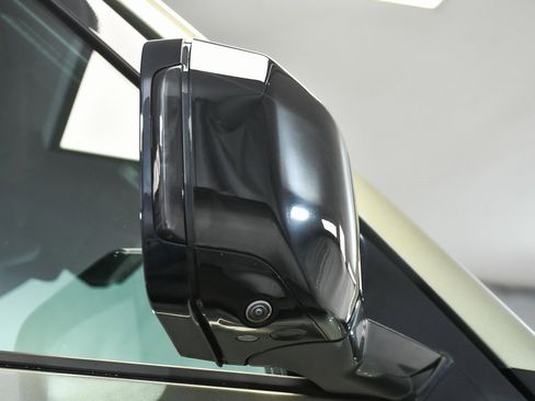 Used 2021 Land Rover Defender 110 X-Dynamic SE image 70