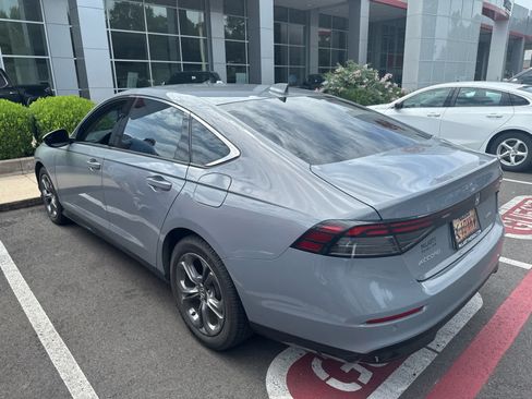 Used 2023 Honda Accord EX-L image 3