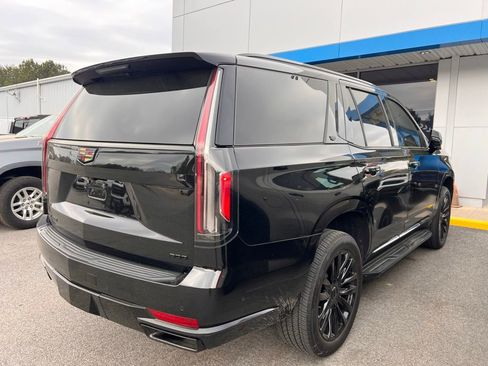 Used 2023 Cadillac Escalade Premium Luxury image 12