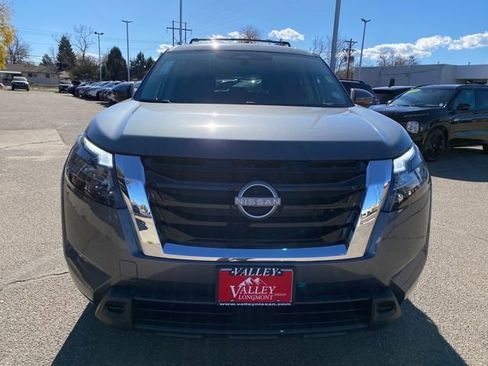 New 2025 Nissan Pathfinder SV image 8