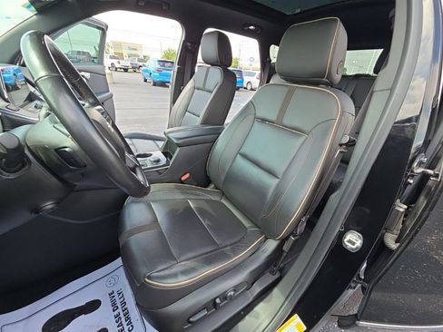 Used 2019 Chevrolet Blazer Premier w/ Sun and Wheels Package AWD/4WD image 35