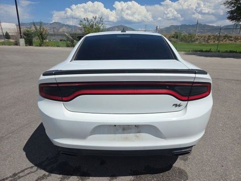 Used 2017 Dodge Charger R/T RWD image 4