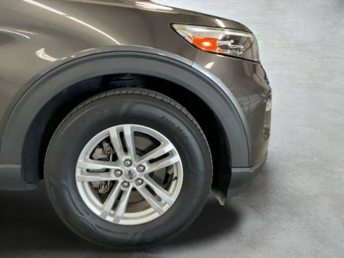 Used 2020 Ford Explorer XLT w/ Equipment Group 202A AWD/4WD image 53