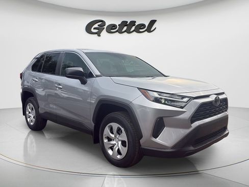 Used 2025 Toyota RAV4 LE FWD image 3
