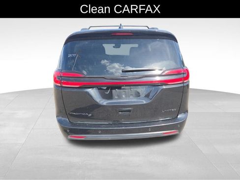 Used 2025 Chrysler Pacifica Limited FWD image 6