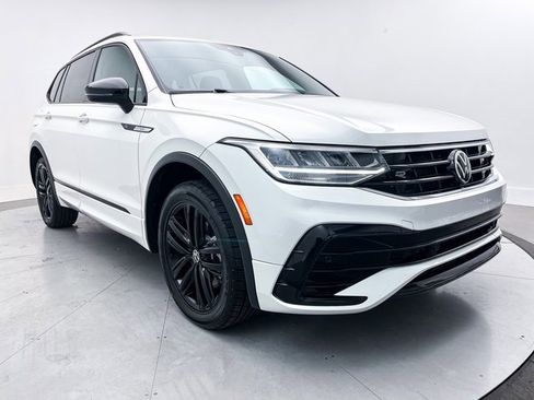 Used 2022 Volkswagen Tiguan SE R-Line image 10